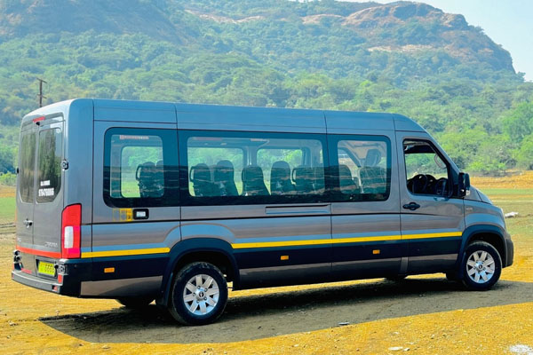 17 Seater Urbania